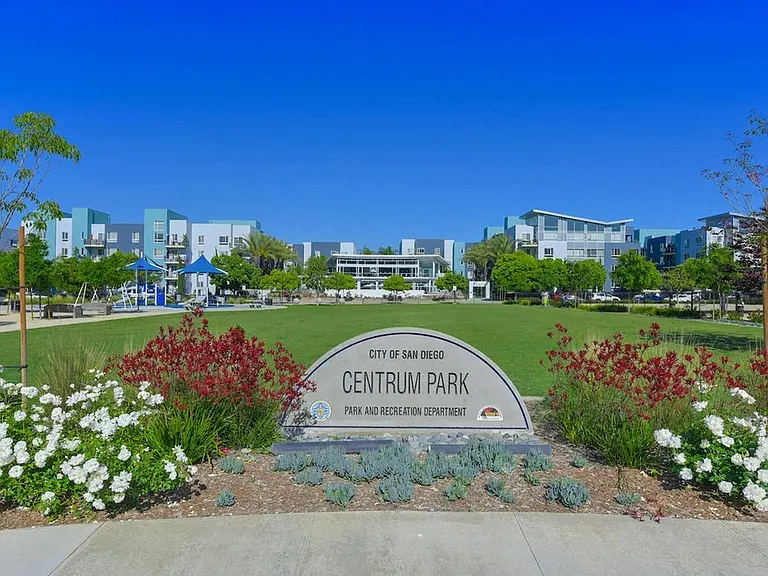 Domain San Diego — Photo 15