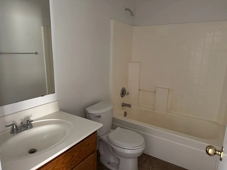 8144 W Watkins St — Photo 19