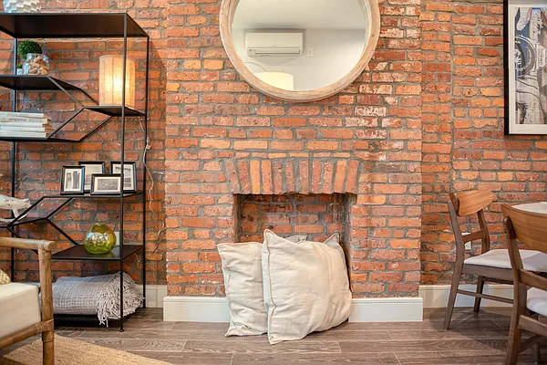 Sold by The In House Group | media 15