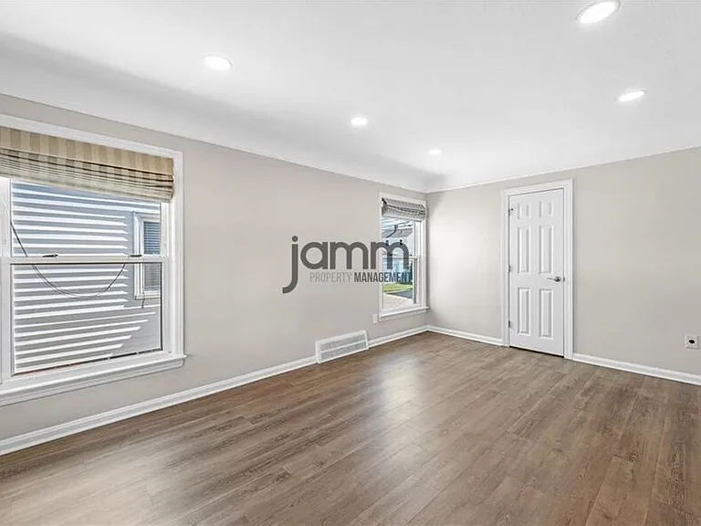 1653 Woodhurst Ave — Photo 5