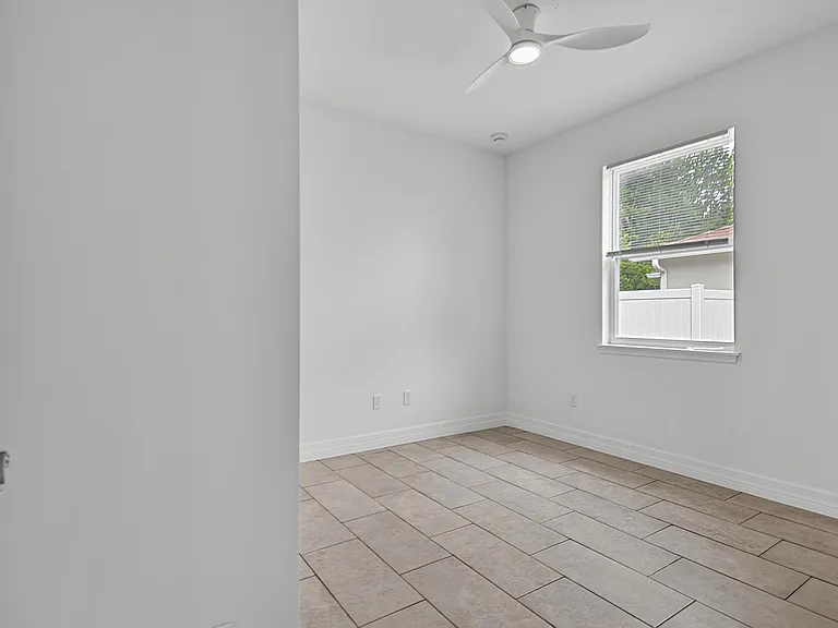 14 Ullynn Pl #A — Photo 10