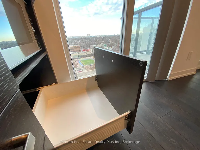 125 Redpath Ave #1111 — Photo 18