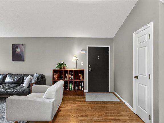 5th image of 4501 N Wheeling Ave #8B-202