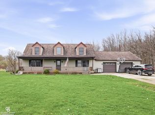 8925 Lohr Rd, Avoca, MI 48006