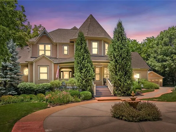 16910 Antioch Rd, Overland Park, KS 66085