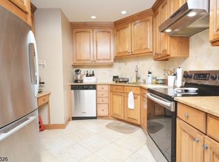 20 Commonwealth Dr, Basking Ridge, NJ 07920