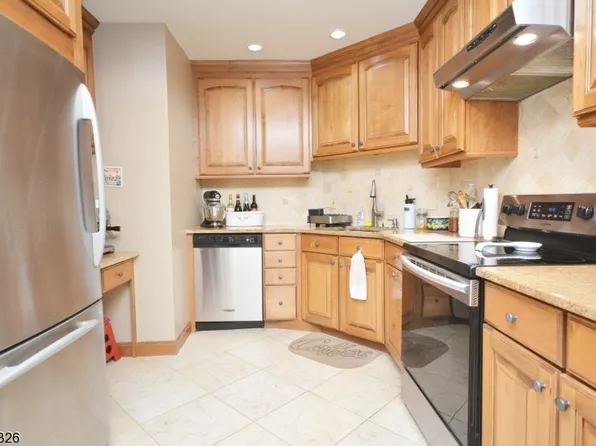 20 Commonwealth Dr, Bernards Twp., NJ 07920