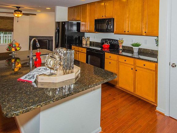 5th image of 4711 Wineleaf Ln