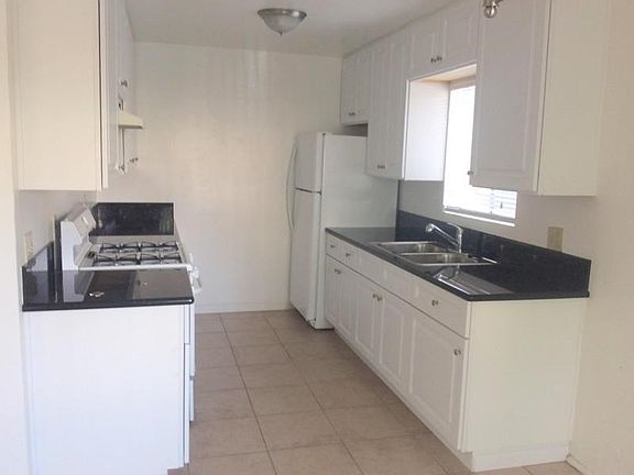 5th image of 5906 Willoughby Ave APT 1