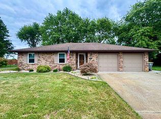 725 S Sycamore Rd, Seymour, IN 47274