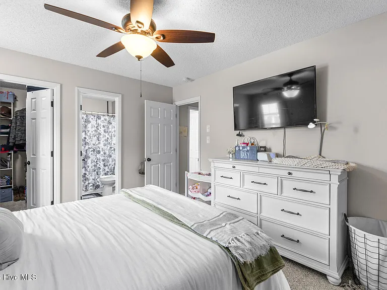 211 Clydesdale Ct — Photo 16