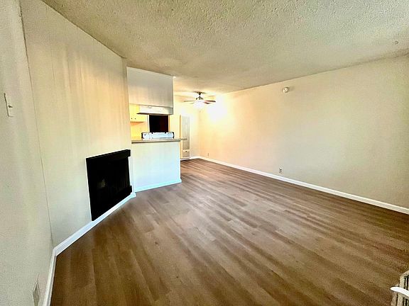 3rd image of 18550 Prairie St #16