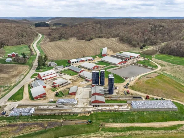 E8985 County  B Road, Sauk City, WI 53588