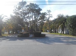 700 Starkey Rd APT 721, Largo, FL 33771