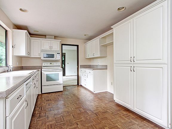 5th image of 15507 158th Ave NE