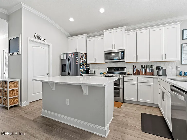 21 Creekmore Dr — Photo 6