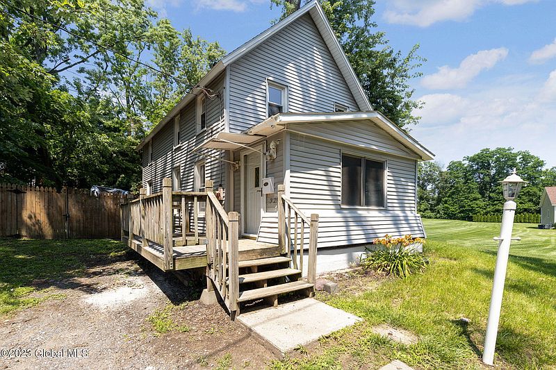 4th image of 325 Chism Street