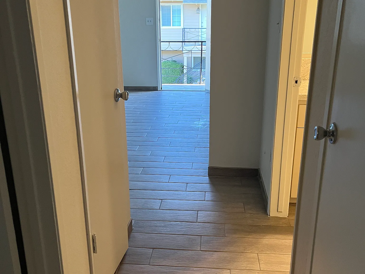 2 bed, 800 sqft, $1,400 — Photo 3