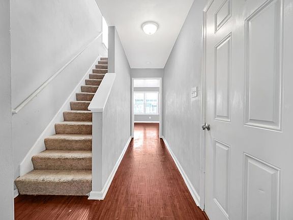 2nd image of 1018 Melton St