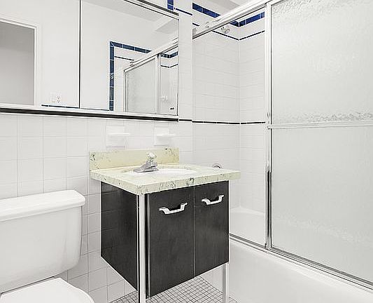 5th image of 7 E 14th St APT 802