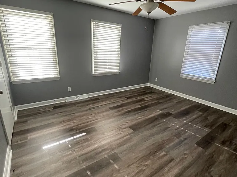 1104 Robin Hood Rd — Photo 9