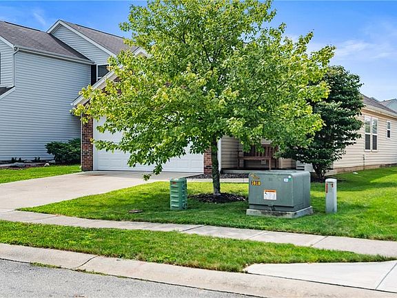2nd image of 651 Vernon Pl