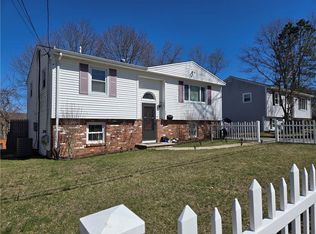 29 Pleasant View Ave, Johnston, RI 02919