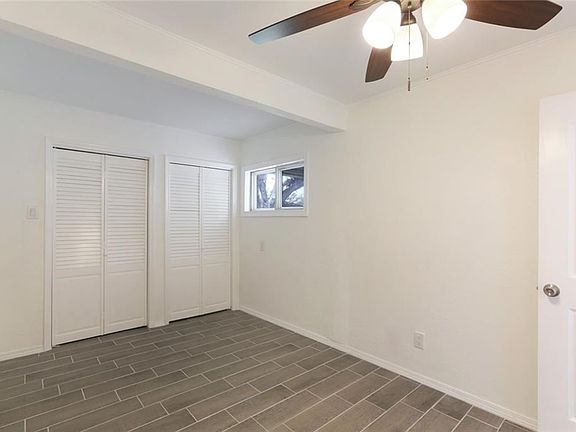 3rd image of 319 Giacomo St