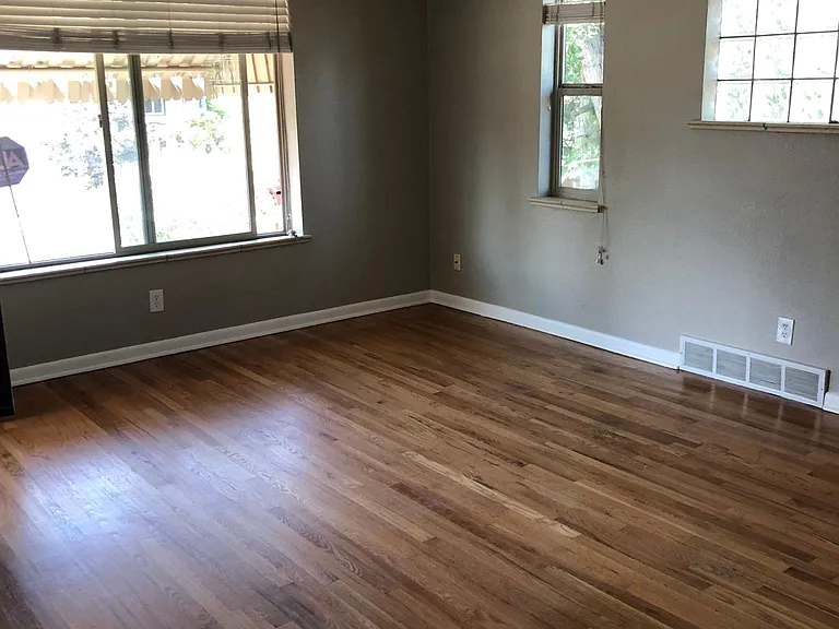 4940 Green Ct — Photo 2
