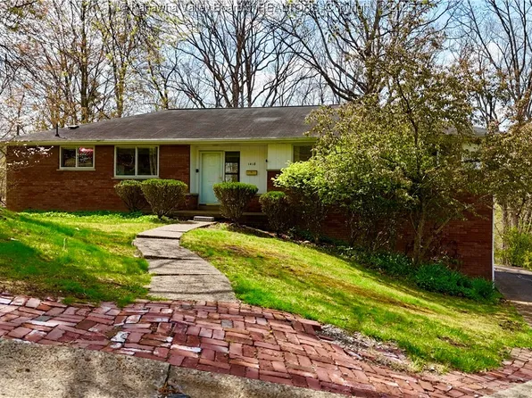 1418 Princess Dr, South Charleston, WV 25309