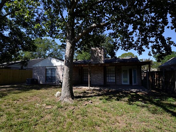 5th image of 18507 Wood Glen Ln