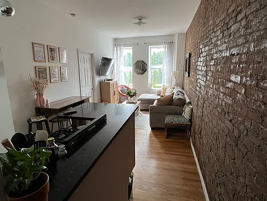 Rented by J PRESTON AND ASSOCIATES INC | media 10