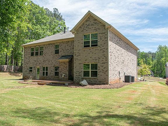 5th image of 2932 NE Ash Grove Dr