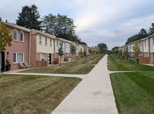 1055 Shawnmarr Rd #53, Mississauga, ON L5H3V2
