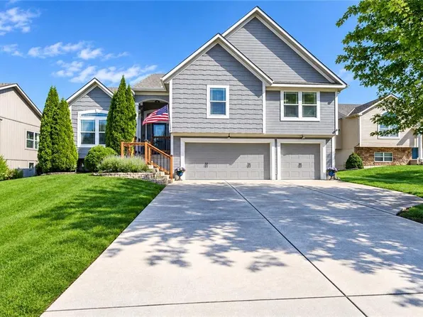 705 18th Cir, Greenwood, MO 64034
