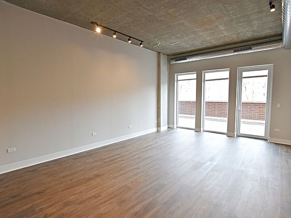4th image of 3817-45 N Broadway St #3833-217