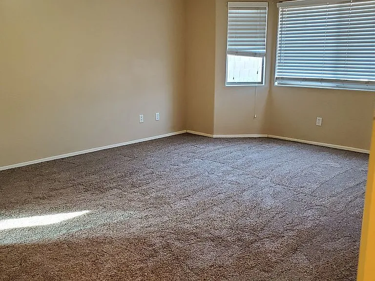 2514 S 110th Dr — Photo 10
