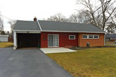 405 Lynn Ave photo 1