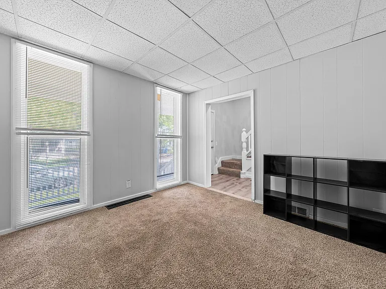 559 S Goodman St — Photo 13