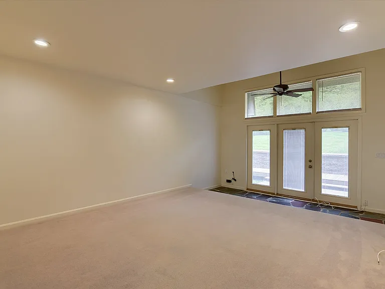 2 Stone Spring Ln #6 — Photo 19