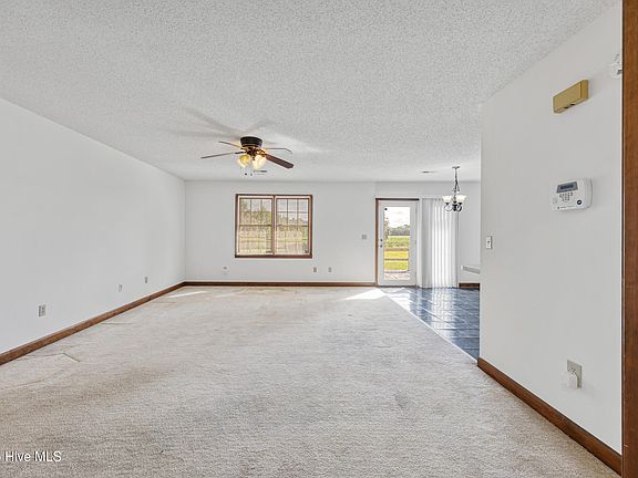 3rd image of 138 Sunny Acres Drive