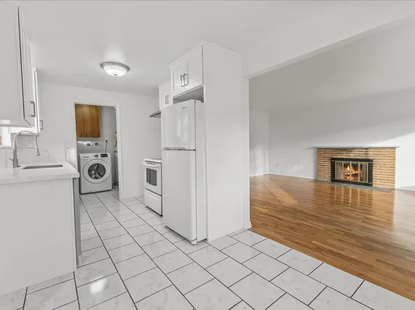 5561 16th Ave S, Seattle, WA 98108