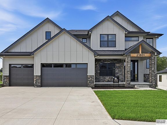 2nd image of 21801 Parkview Dr