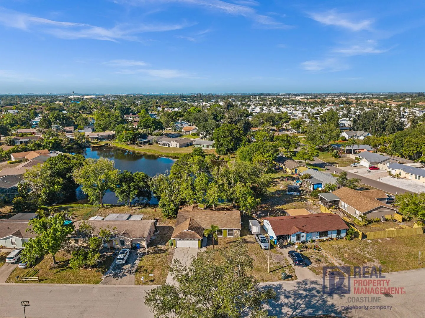 Charming Lakeside Home in Cordova Lakes West Bradenton — Photo 2