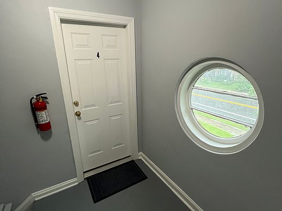 4th image of 3616 Post St APT 4