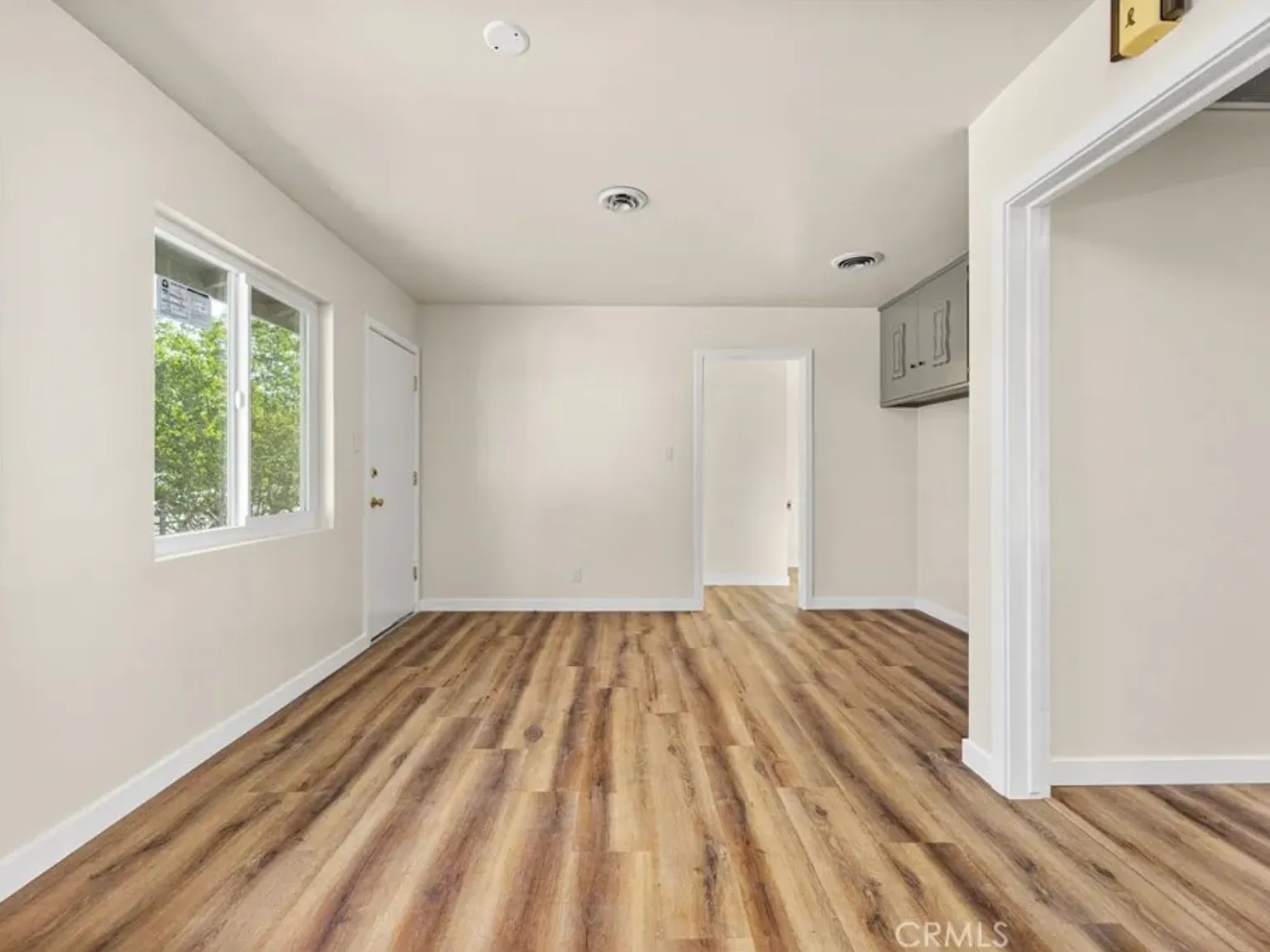 1 bed, $980 — Photo 2