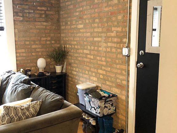 2nd image of 3016 W Belle Plaine Ave #1