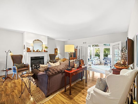 3rd image of 782 Blackstone Ct