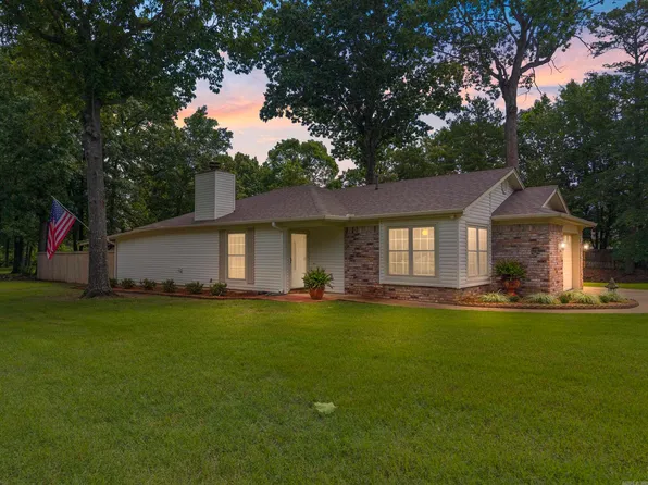 101 Rolling Oaks Dr, Maumelle, AR 72113
