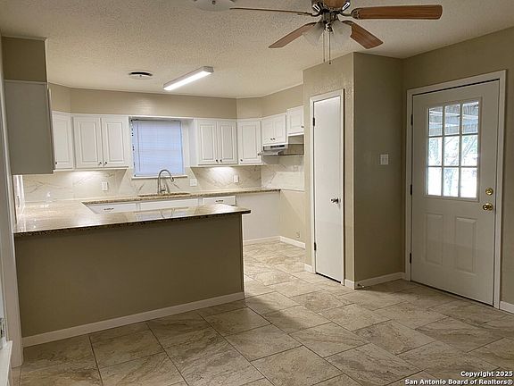 5th image of 1205 N Live Oak